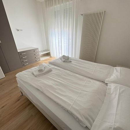 Berengario Suites Torri Del Benaco Esterno foto