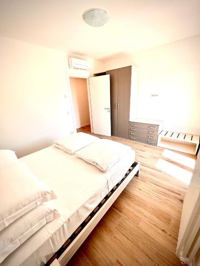 Berengario Suites Torri Del Benaco Esterno foto