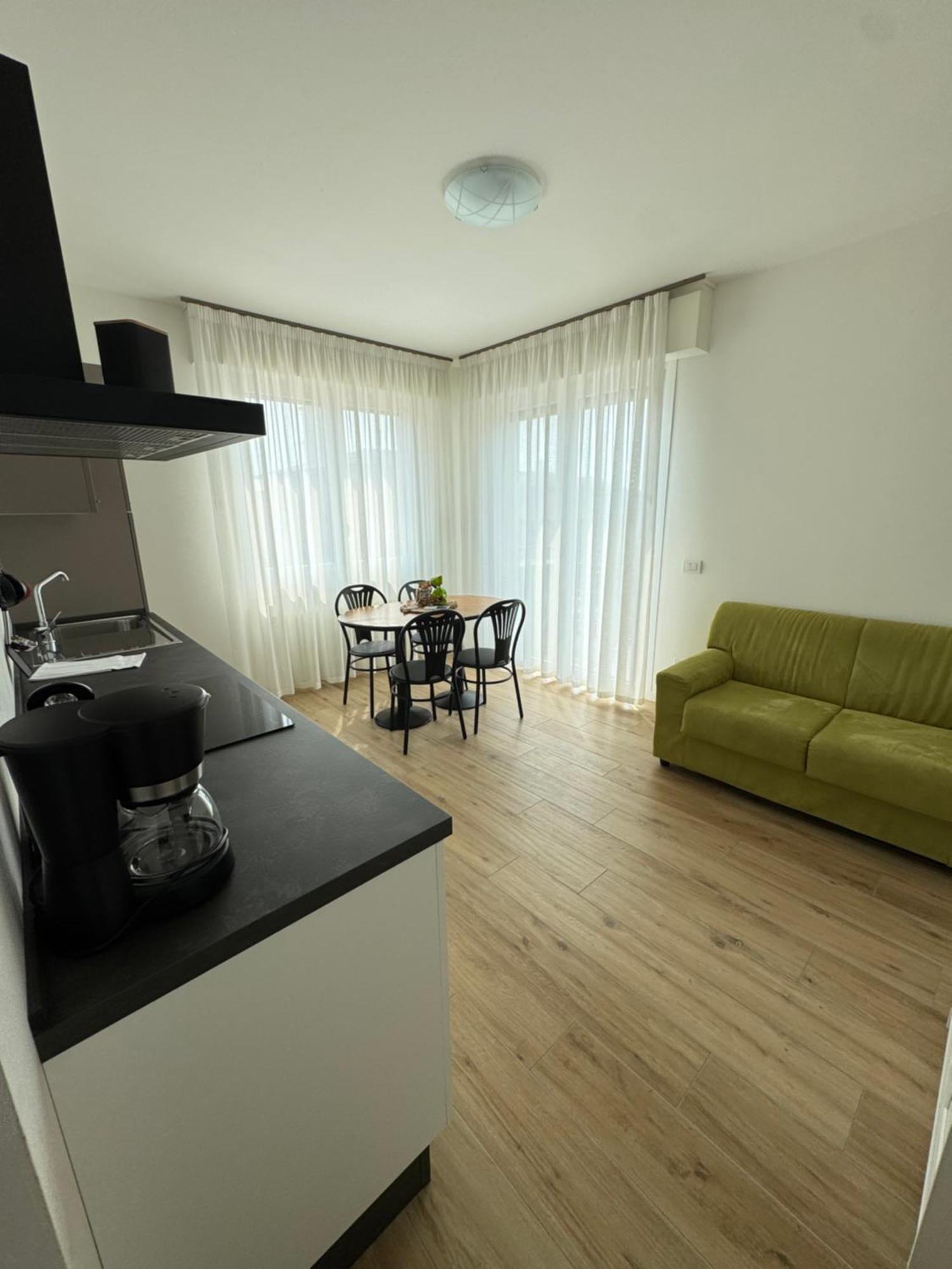 Berengario Suites Torri Del Benaco Esterno foto