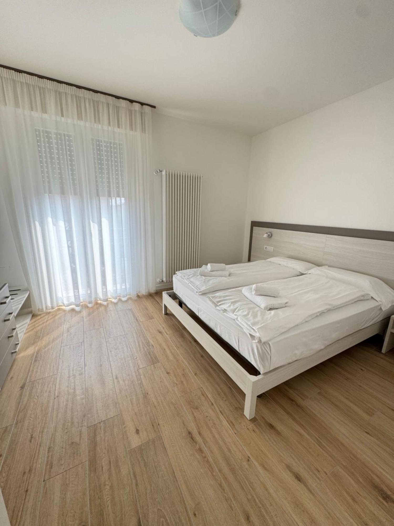 Berengario Suites Torri Del Benaco Esterno foto